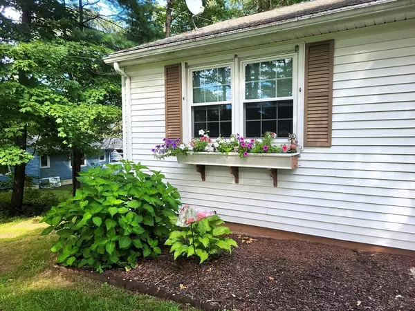 Southbridge, MA 01550,15 Bruce Ln