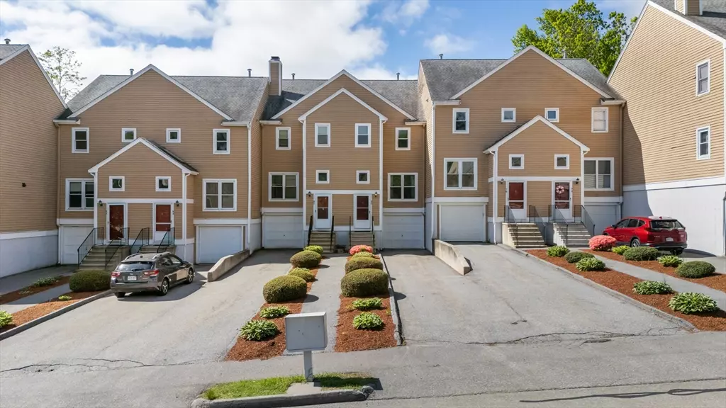 Worcester, MA 01602,80 Camelot Dr #80