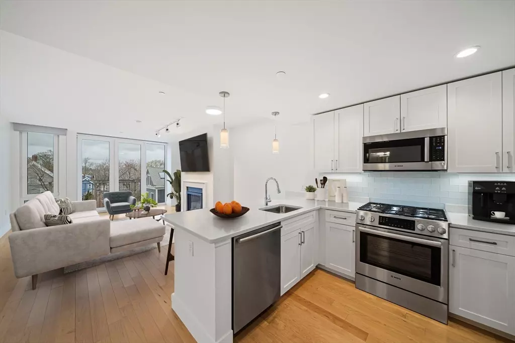 Cambridge, MA 02140,7 Beech St #319