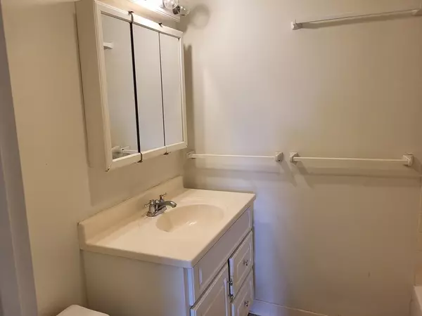 Brookline, MA 02445,33 Pond Avenue #301