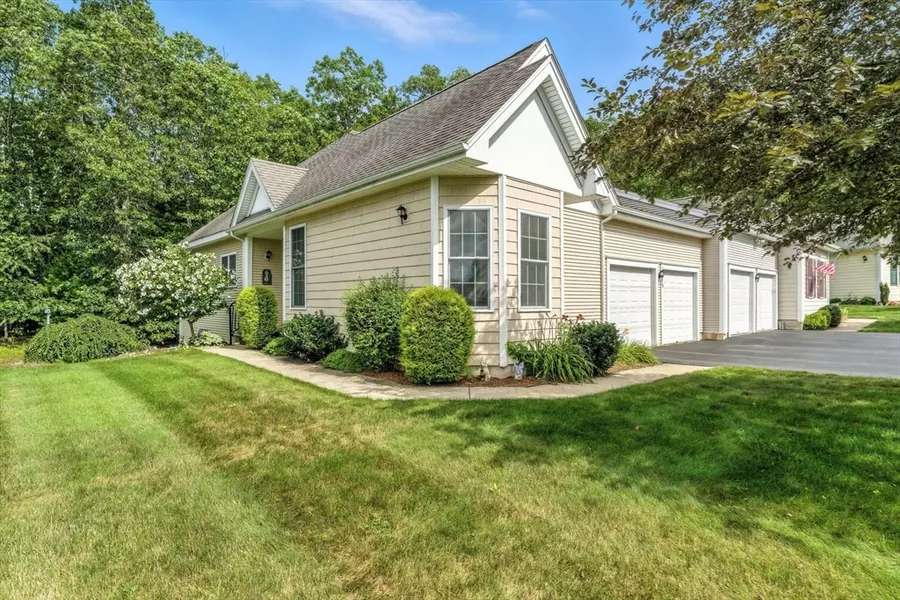 35 Andrews Dr #35, Uxbridge, MA 01569
