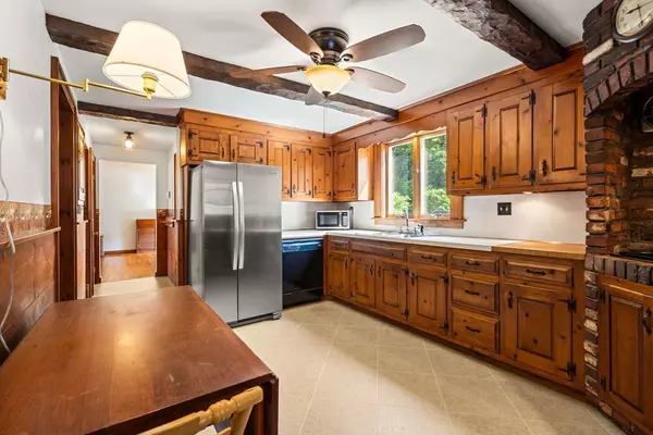 Amesbury, MA 01913,41 Madison St