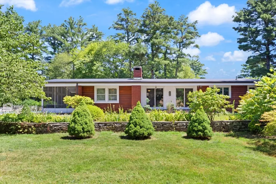 2 Fernandes Circle, Norton, MA 02766