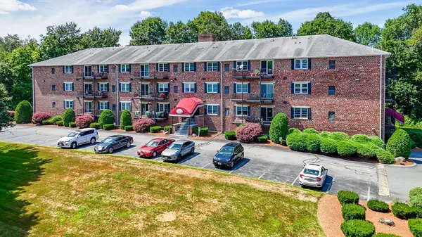 Dracut, MA 01826,14 Dallas Dr #309