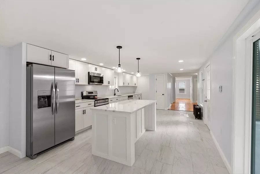 46 Maple St, Fitchburg, MA 01420