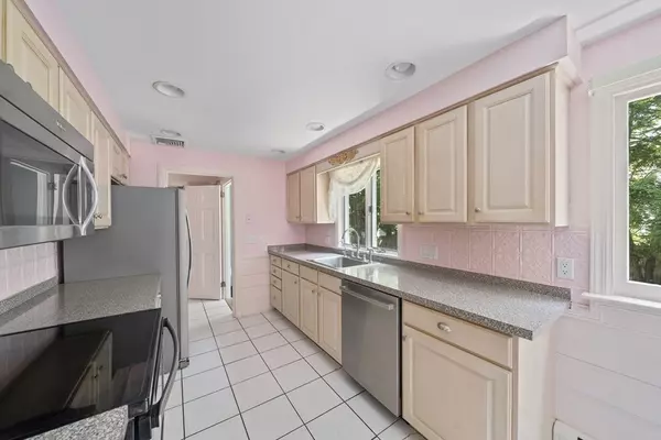 Braintree, MA 02184,49 Windemere Circle