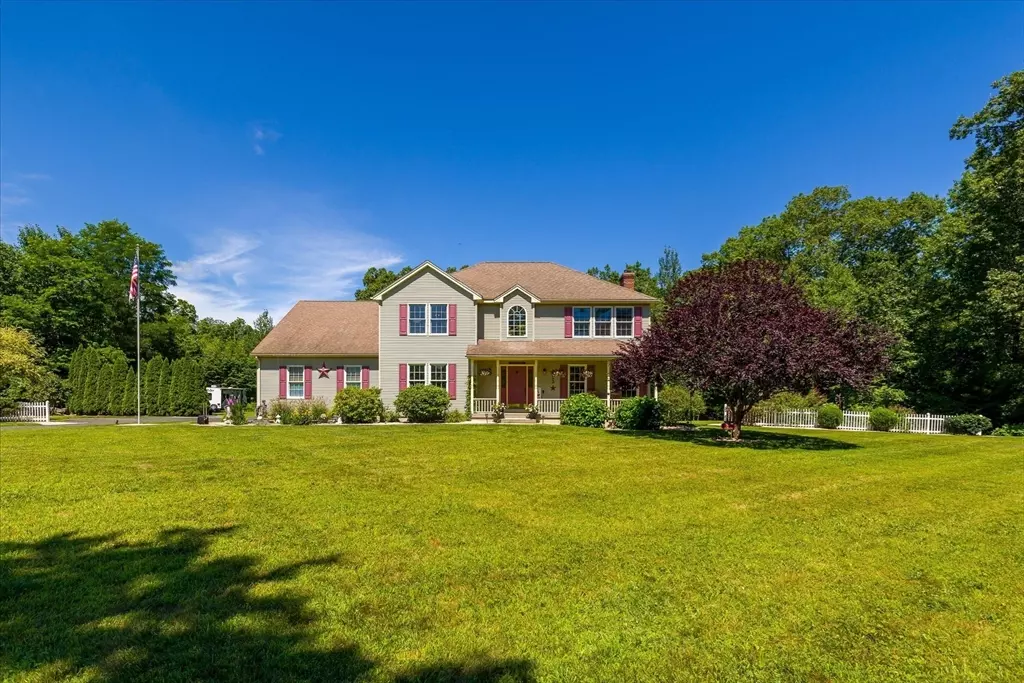 Belchertown, MA 01007,33 Helen Ln