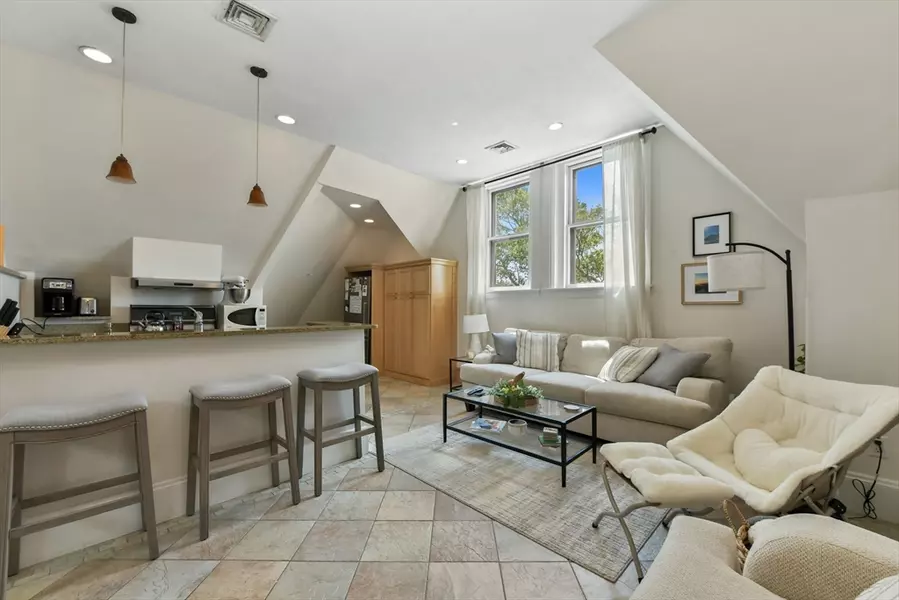1774 Beacon St #6, Brookline, MA 02445