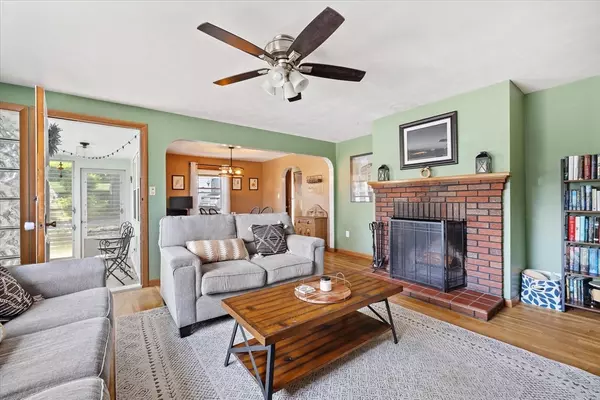 Spencer, MA 01562,30 Mcdonald St