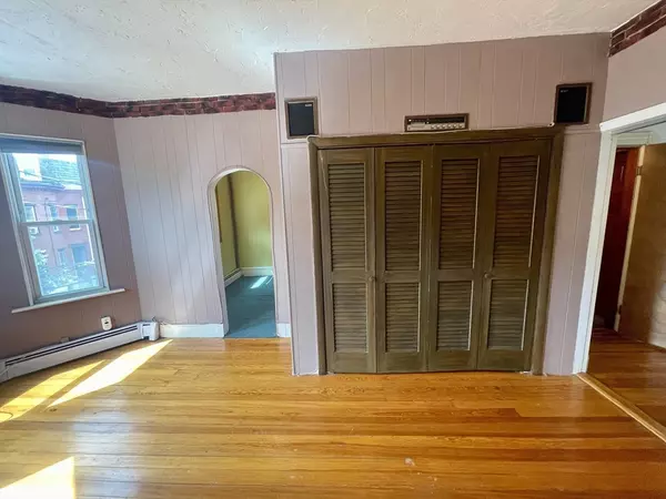 Boston, MA 02128,136 Saratoga St #2