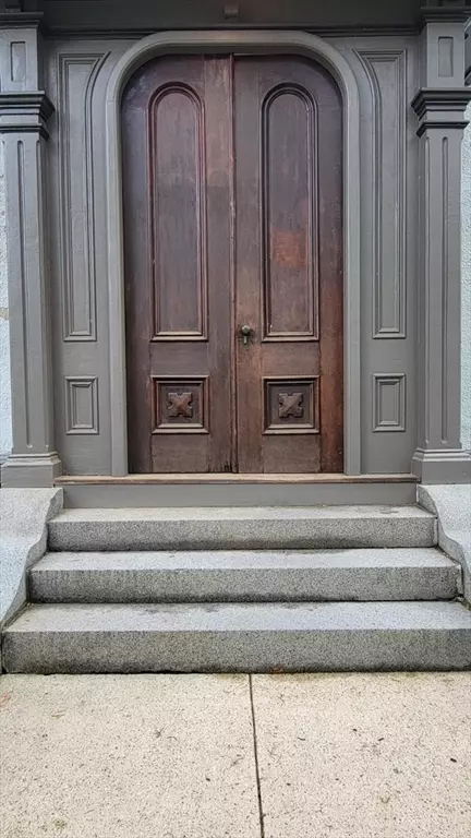 Newton, MA 02460,73 Elm Road #3