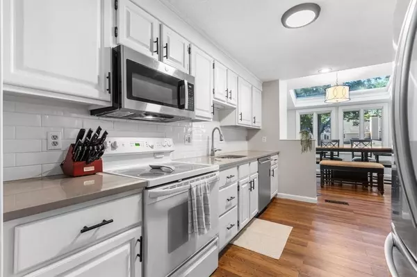 208 Brickett Hill Cir #208, Haverhill, MA 01830