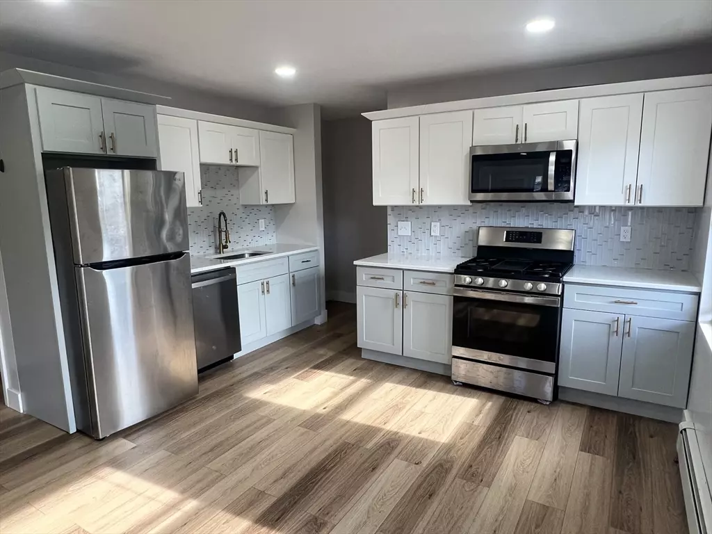 Methuen, MA 01844,52 Pelham Street #1
