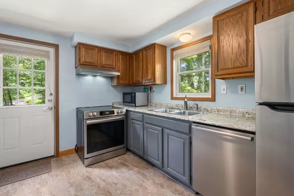 Russell, MA 01071,75 Laurel Rd