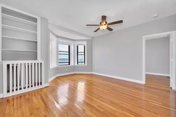 Lynn, MA 01902,285 Lynn Shore Drive #207