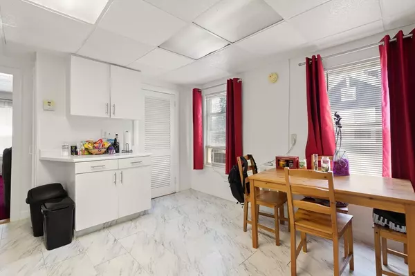 Brockton, MA 02301,37 West St