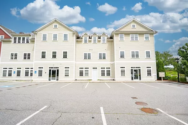 989 Osgood #989, North Andover, MA 01845