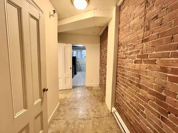 Boston, MA 02116,337 Beacon Street #1