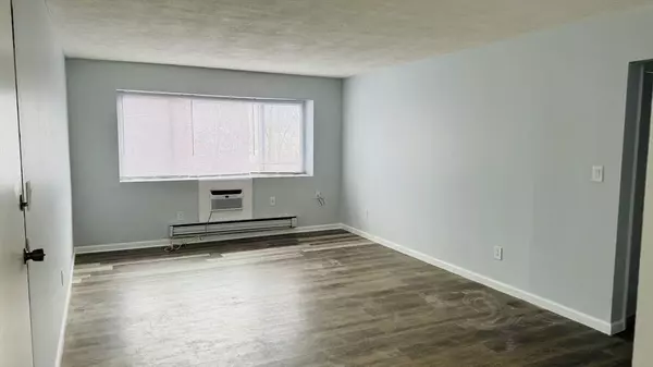 Framingham, MA 01702,137 Winthrop Street #14A