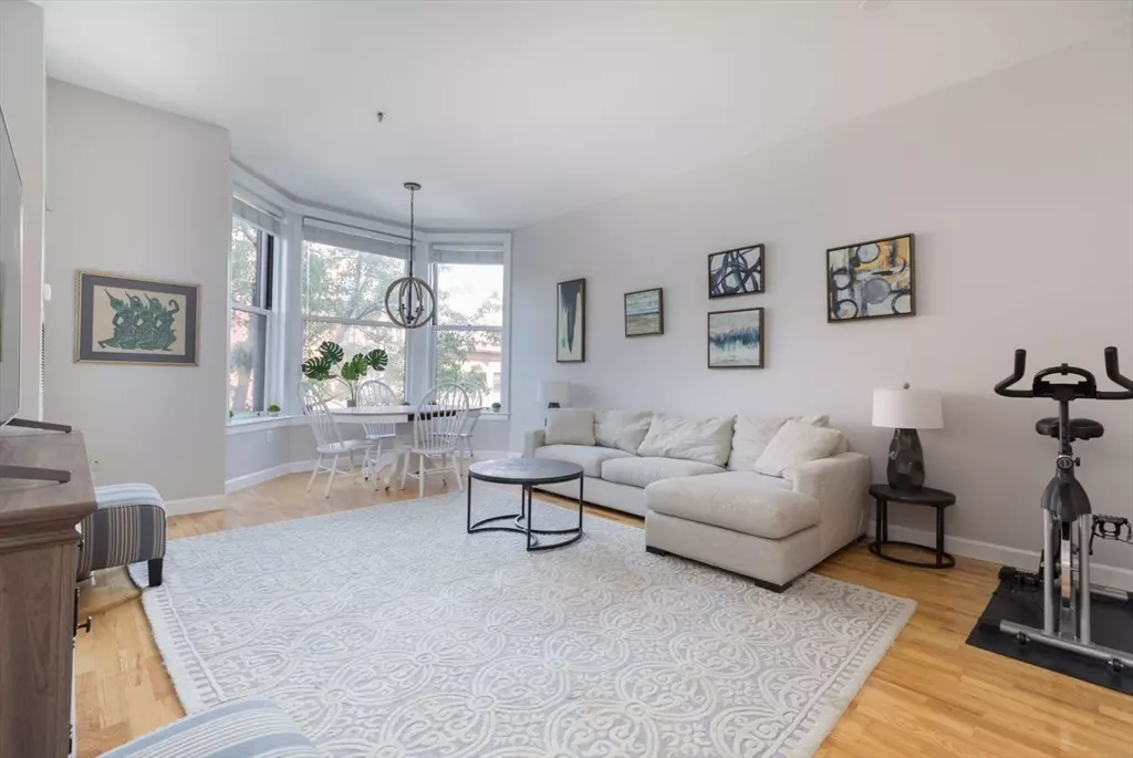 Boston, MA 02115,416 Marlborough St #303