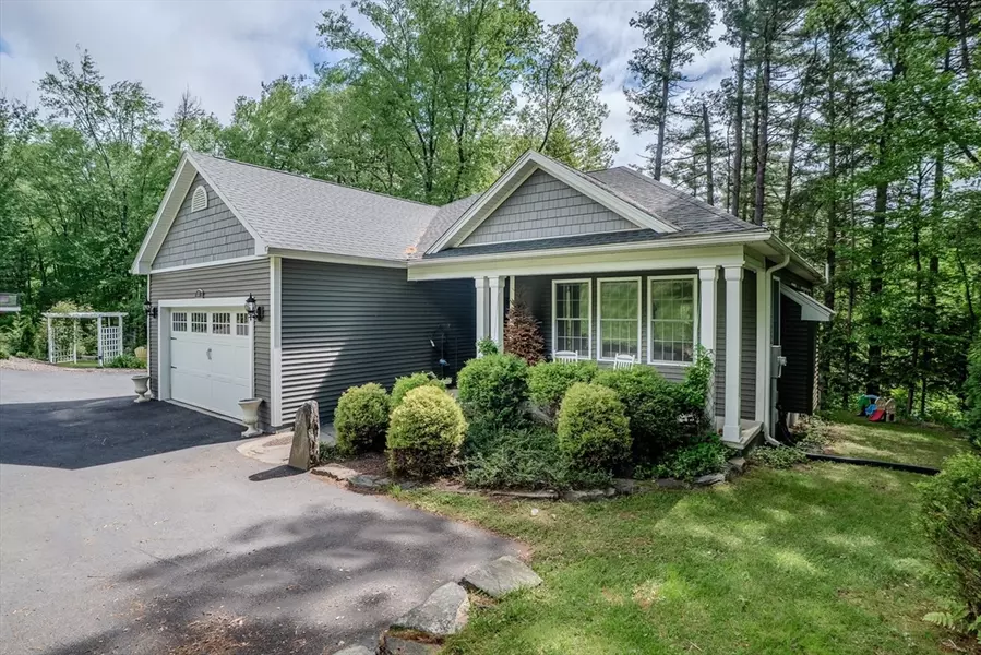 309 Hadley St, South Hadley, MA 01075