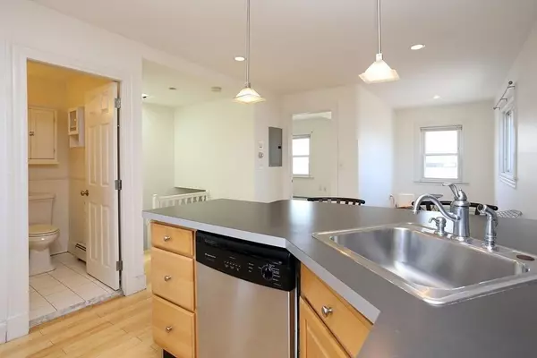 Boston, MA 02127,11 Bell Ct #3