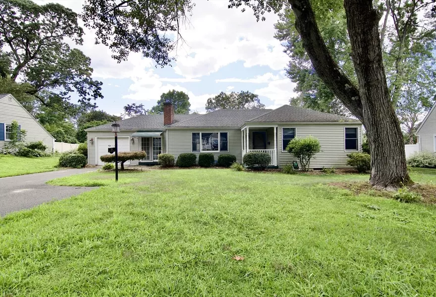 138 W Allen Ridge Rd, Springfield, MA 01118