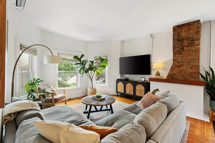 221 Harvard St #2, Cambridge, MA 02139