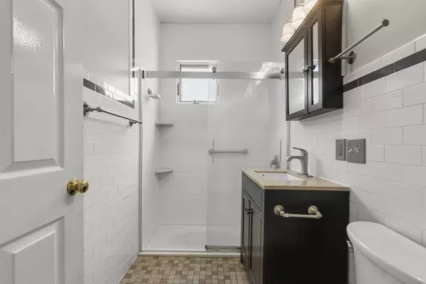 Boston, MA 02122,27 Dix St #1