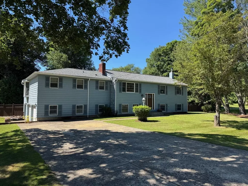 Medway, MA 02053,19 Village St