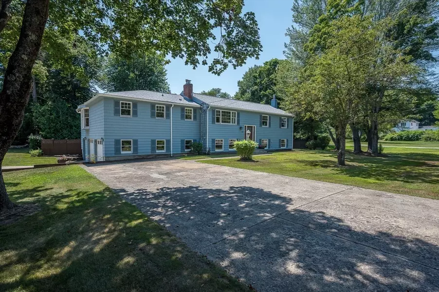 19 Village St, Medway, MA 02053