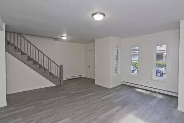 Northampton, MA 01060,22-22 Highland Ave #22