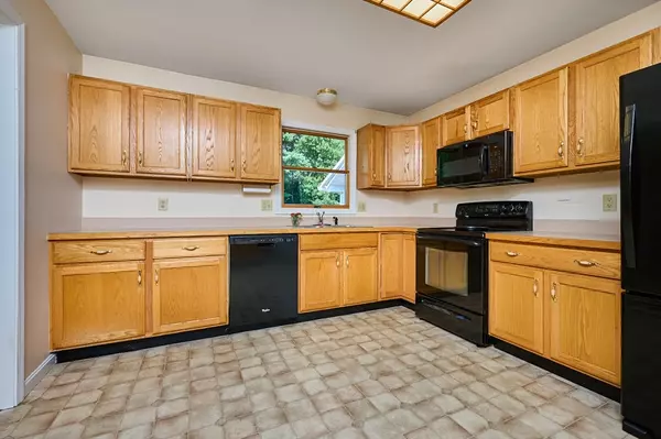 Easthampton, MA 01027,43 Loudville Rd