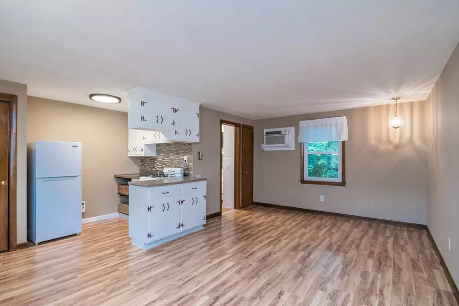 35 Park Ave #7, West Springfield, MA 01089