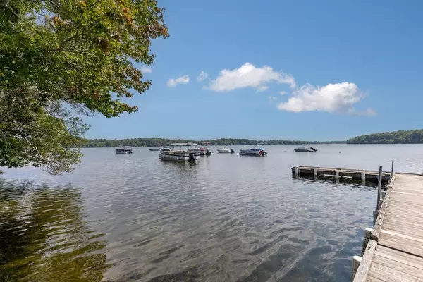 Mashpee, MA 02649,28 Cranberry Ave