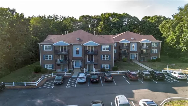 610 S Franklin St #E201, Holbrook, MA 02343