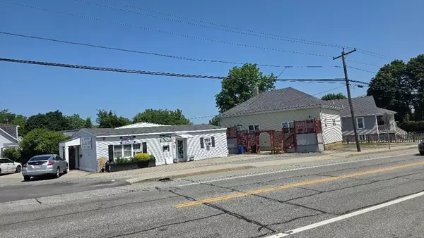 Tiverton, RI 02878,741 Main