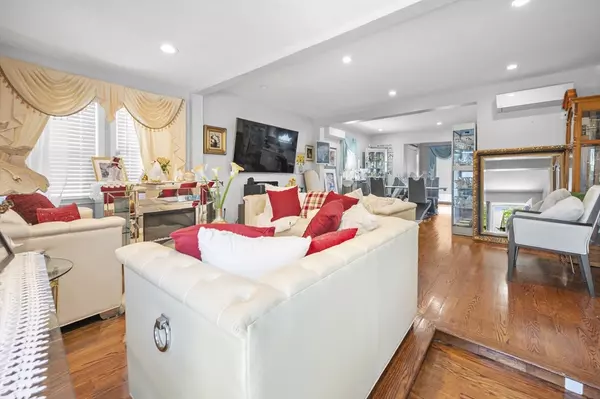 Randolph, MA 02368,28 Wilmarth Rd