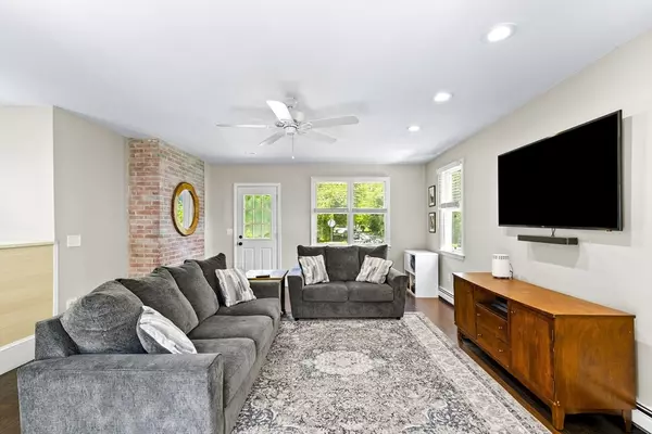 Mansfield, MA 02048,73 Fruit St