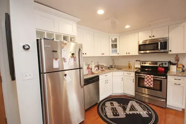 Quincy, MA 02170,21 Linden St #318