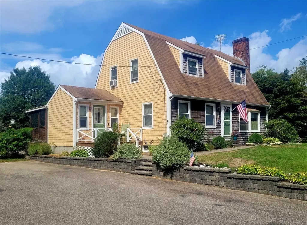 Rochester, MA 02770,421 County Rd