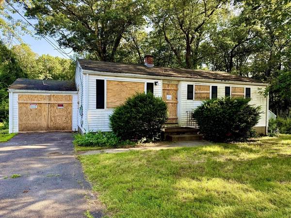 207 Overland St, Springfield, MA 01118