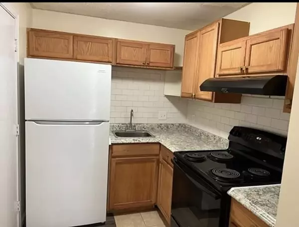 Lowell, MA 01851,20 Powell St #5