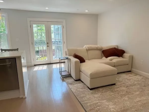 Boston, MA 02128,185 Maverick Street #2