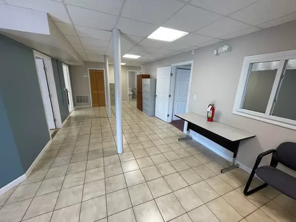 Taunton, MA 02780,437 Bay Street