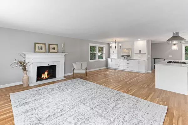 Westwood, MA 02090,19 Cushing Rd