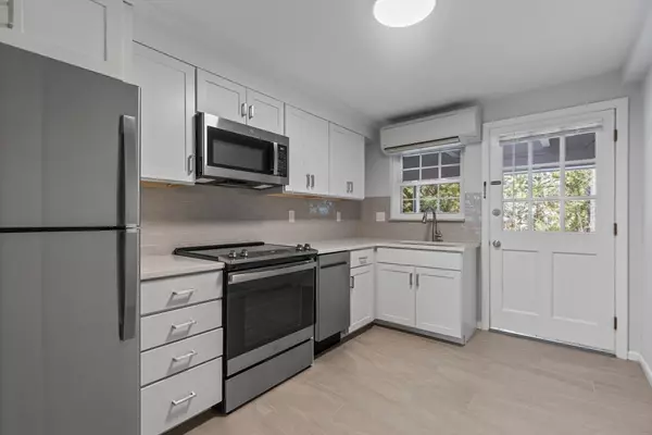 Westwood, MA 02090,407 Washington #1