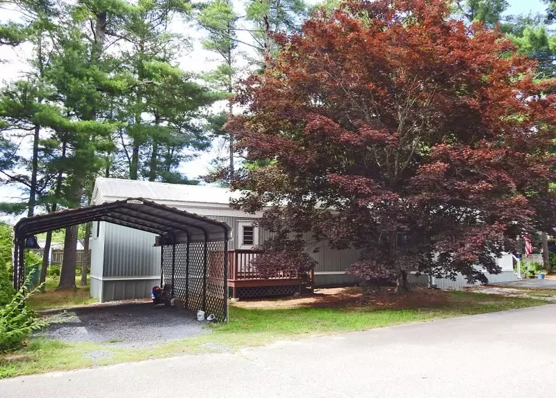 13 Siesta Drive, Wareham, MA 02576
