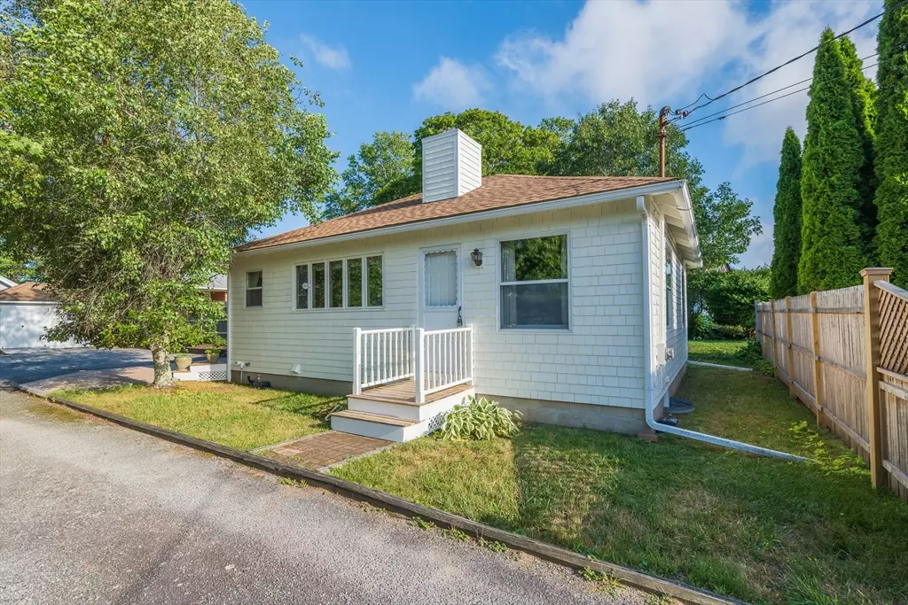 Narragansett, RI 02882,137 A Kingstown Road
