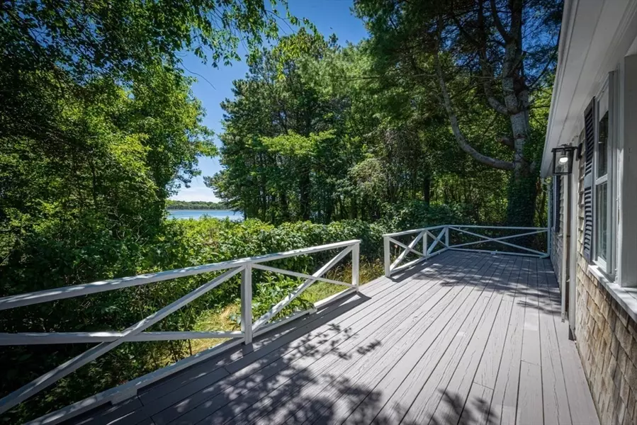 7 Circuit Road, Yarmouth, MA 02673